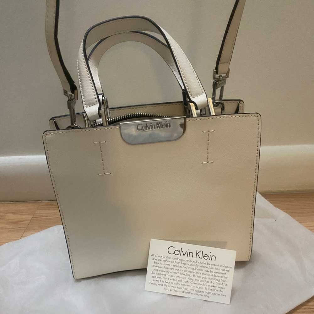 ❌SOLD❌Calvin Klein white leather purse